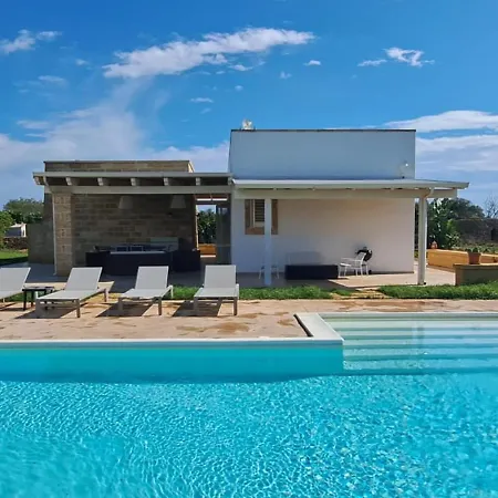 Ξενοδοχείο με διαμερίσματα Borgo Rosso Terra 4*