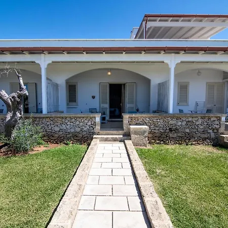 Borgo Rosso Terra Aparthotel 3*