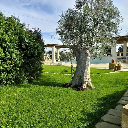 Borgo Rosso Terra Aparthotel