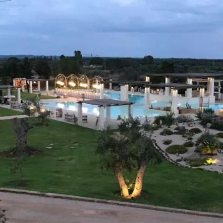 Aparthotel Borgo Rosso Terra 3*