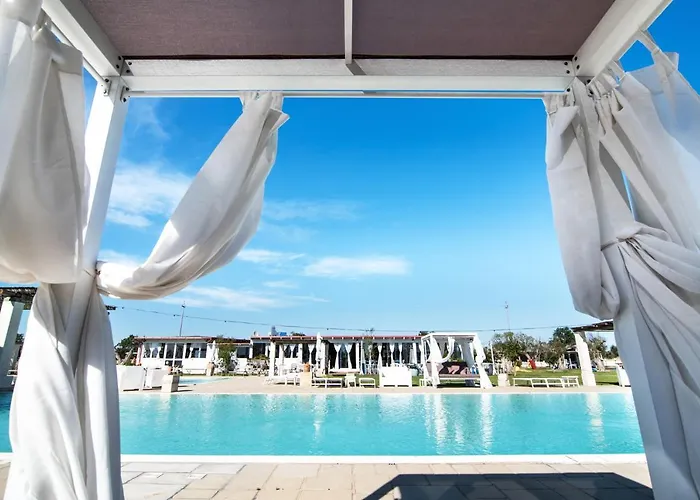 Borgo Rosso Terra 公寓式酒店 4*